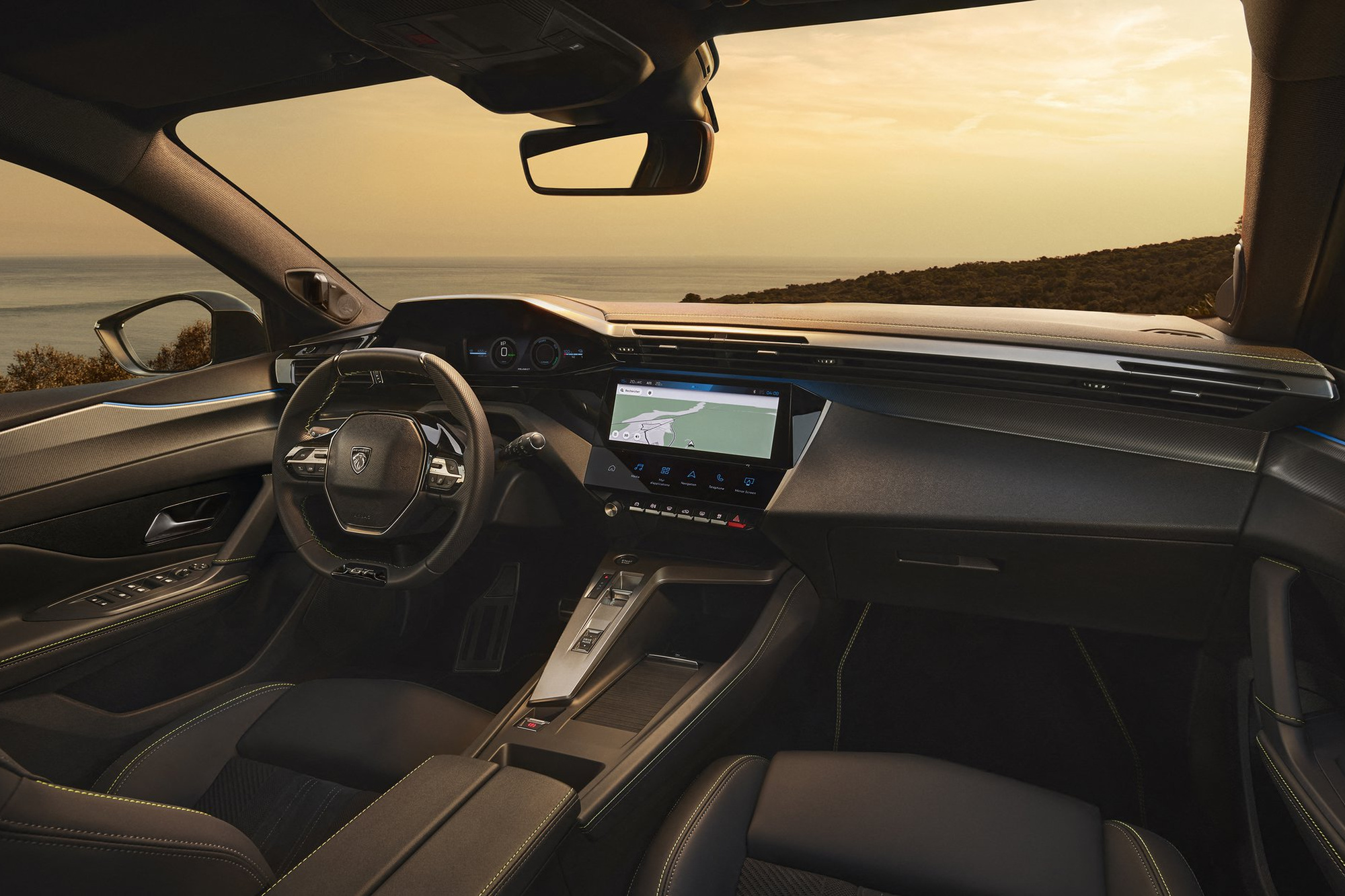 Στην Ελλάδα το νέο Peugeot 408 Hybrid 145 με τιμή από 28.600 ευρώ 