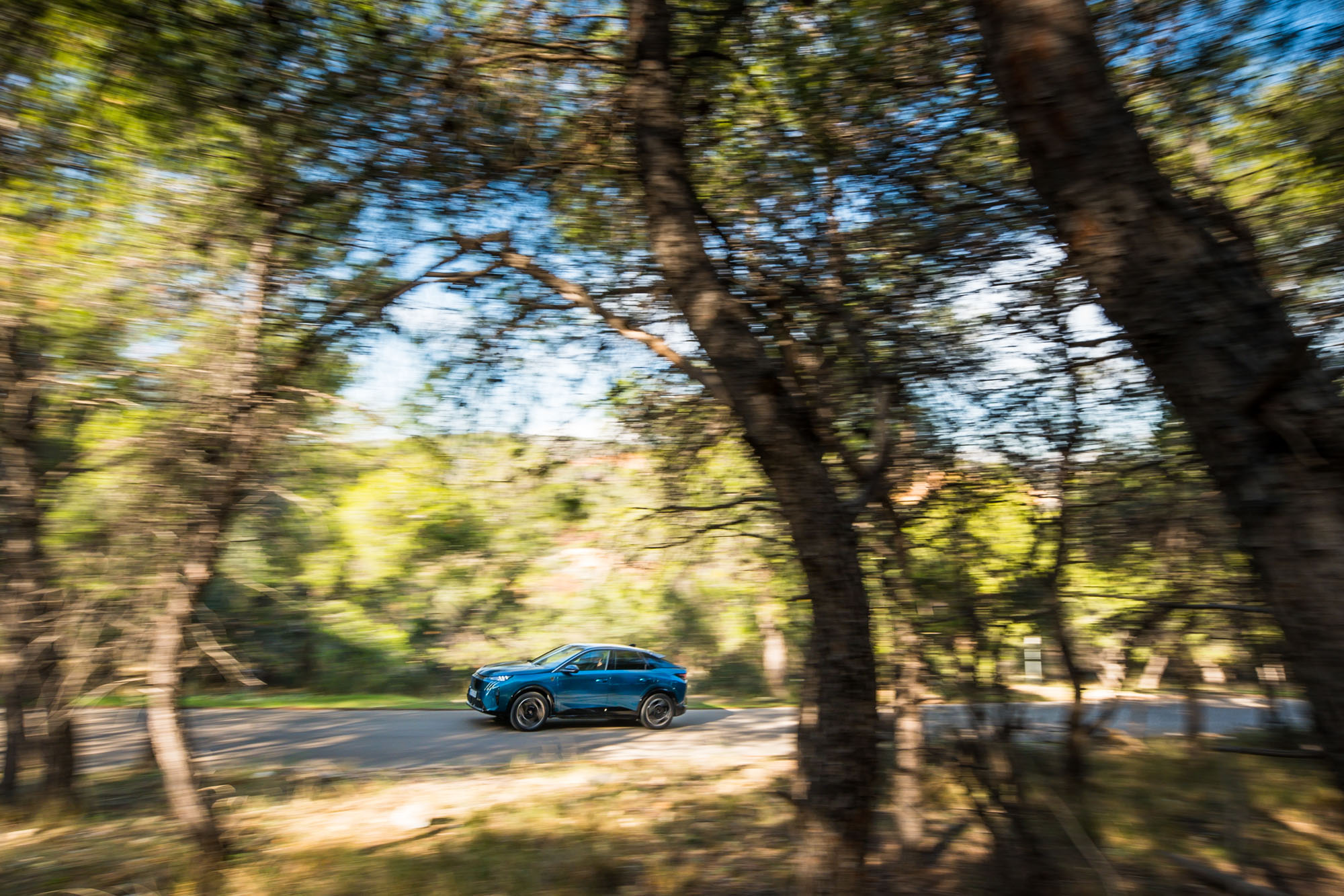 Test: Peugeot E-3008 73kWh 210Ps
