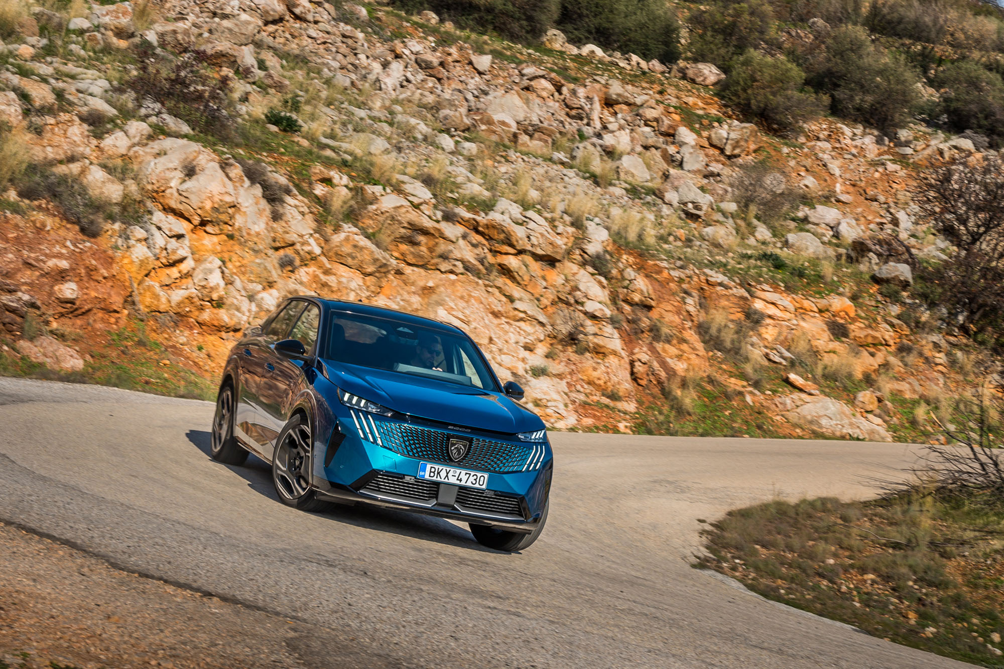 Test: Peugeot E-3008 73kWh 210Ps