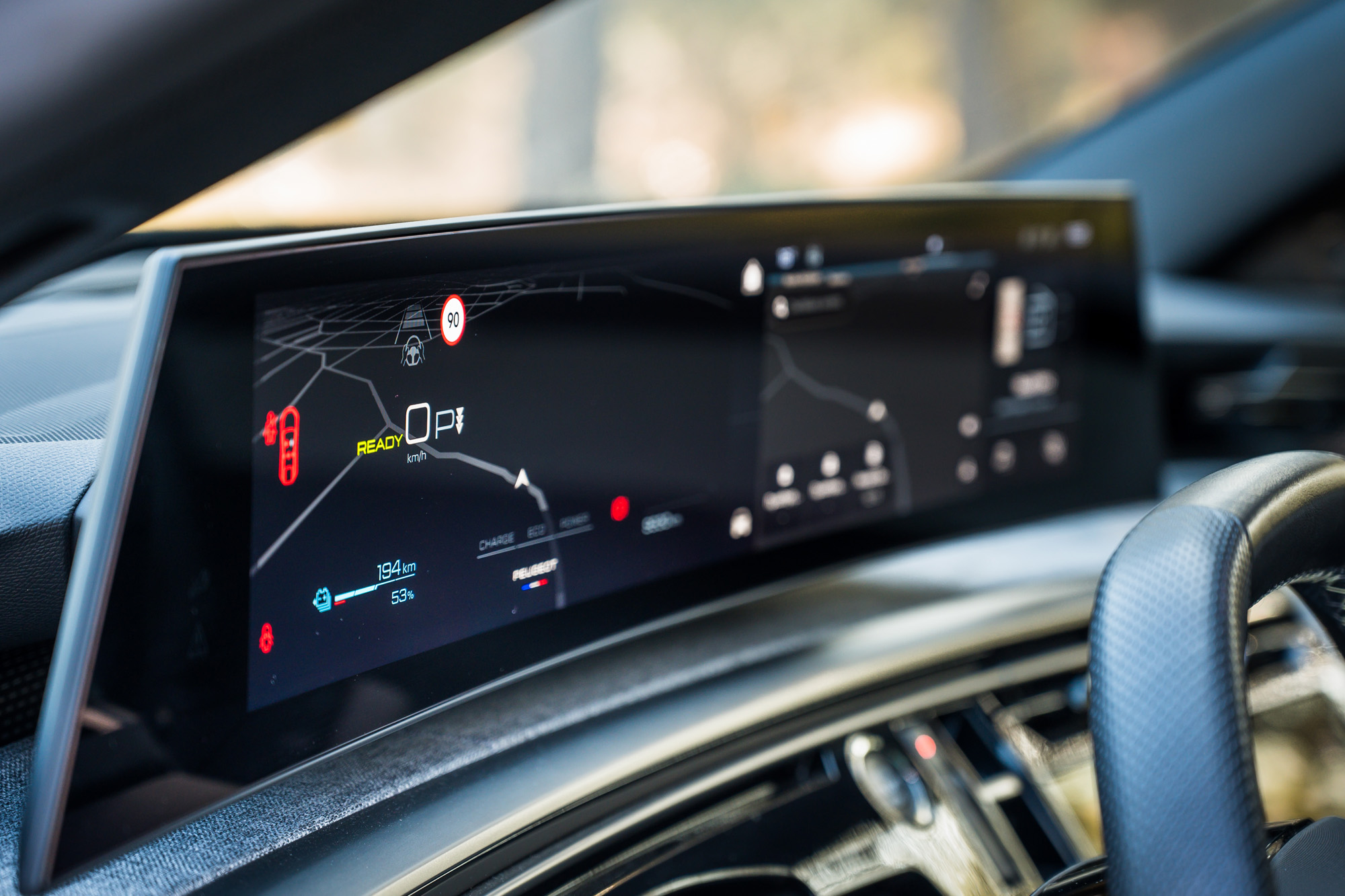 Test: Peugeot E-3008 73kWh 210Ps
