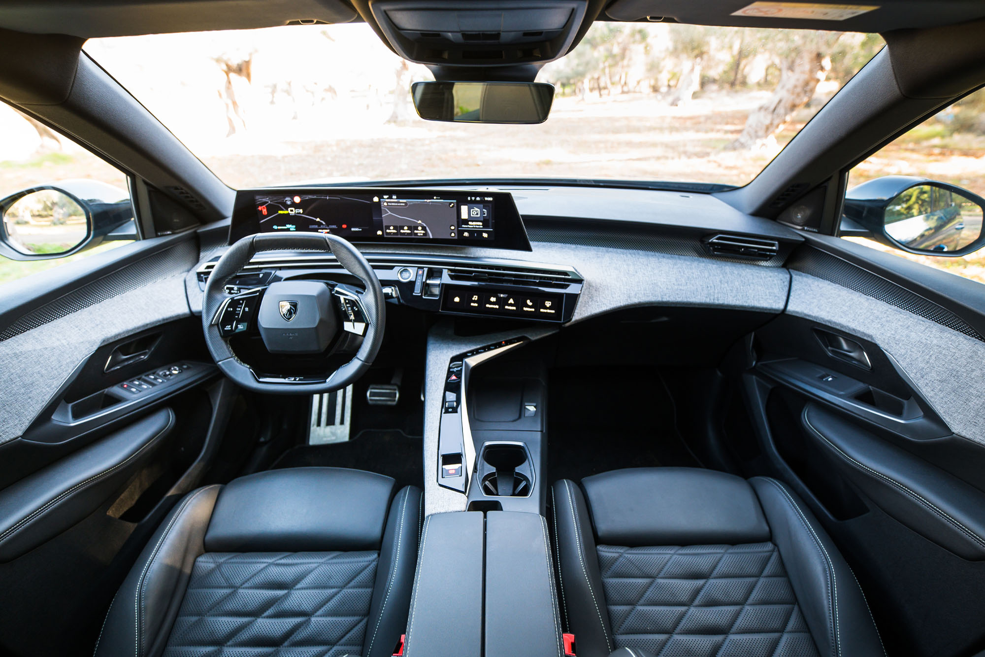 Test: Peugeot E-3008 73kWh 210Ps