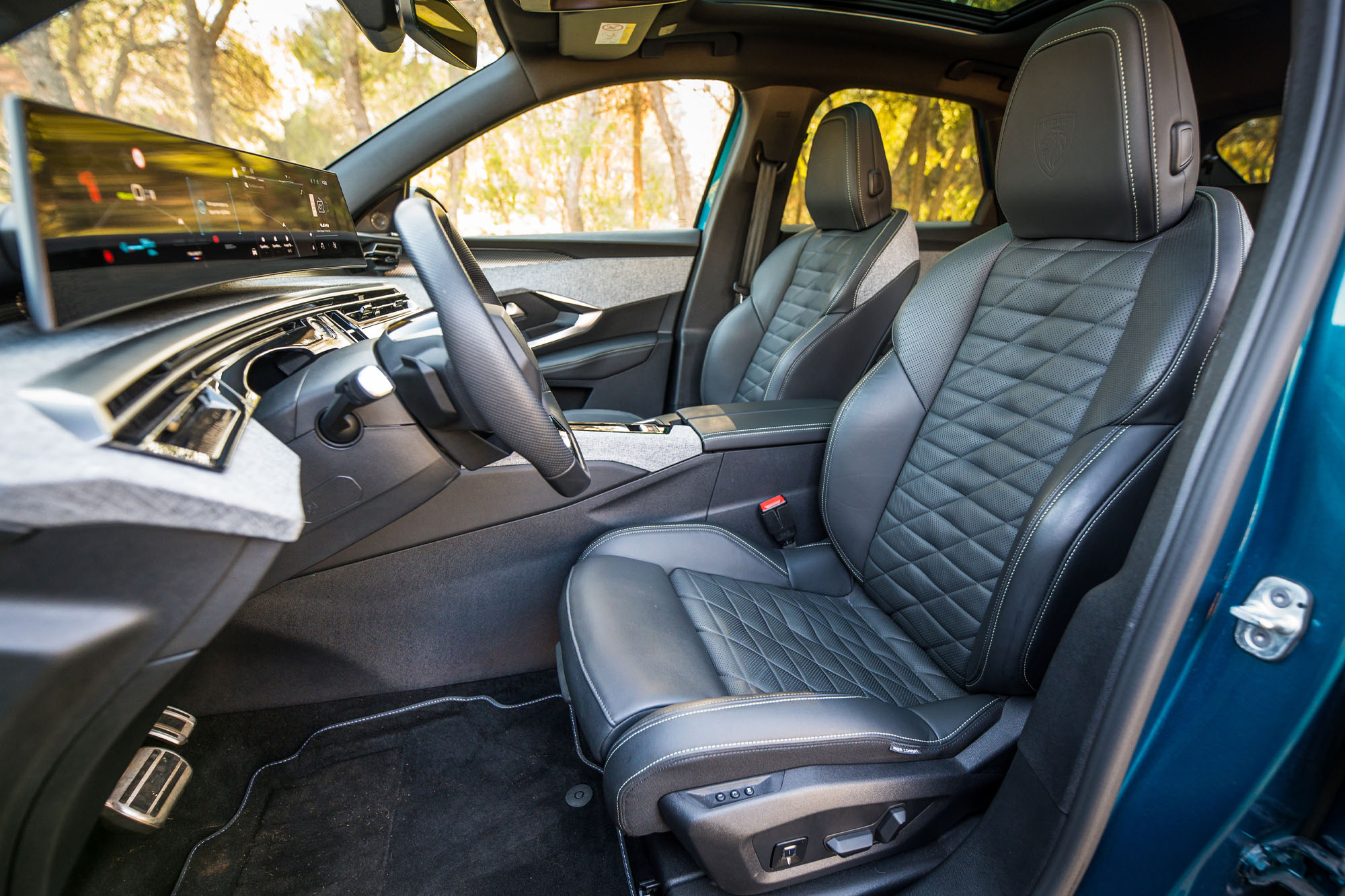 Test: Peugeot E-3008 73kWh 210Ps