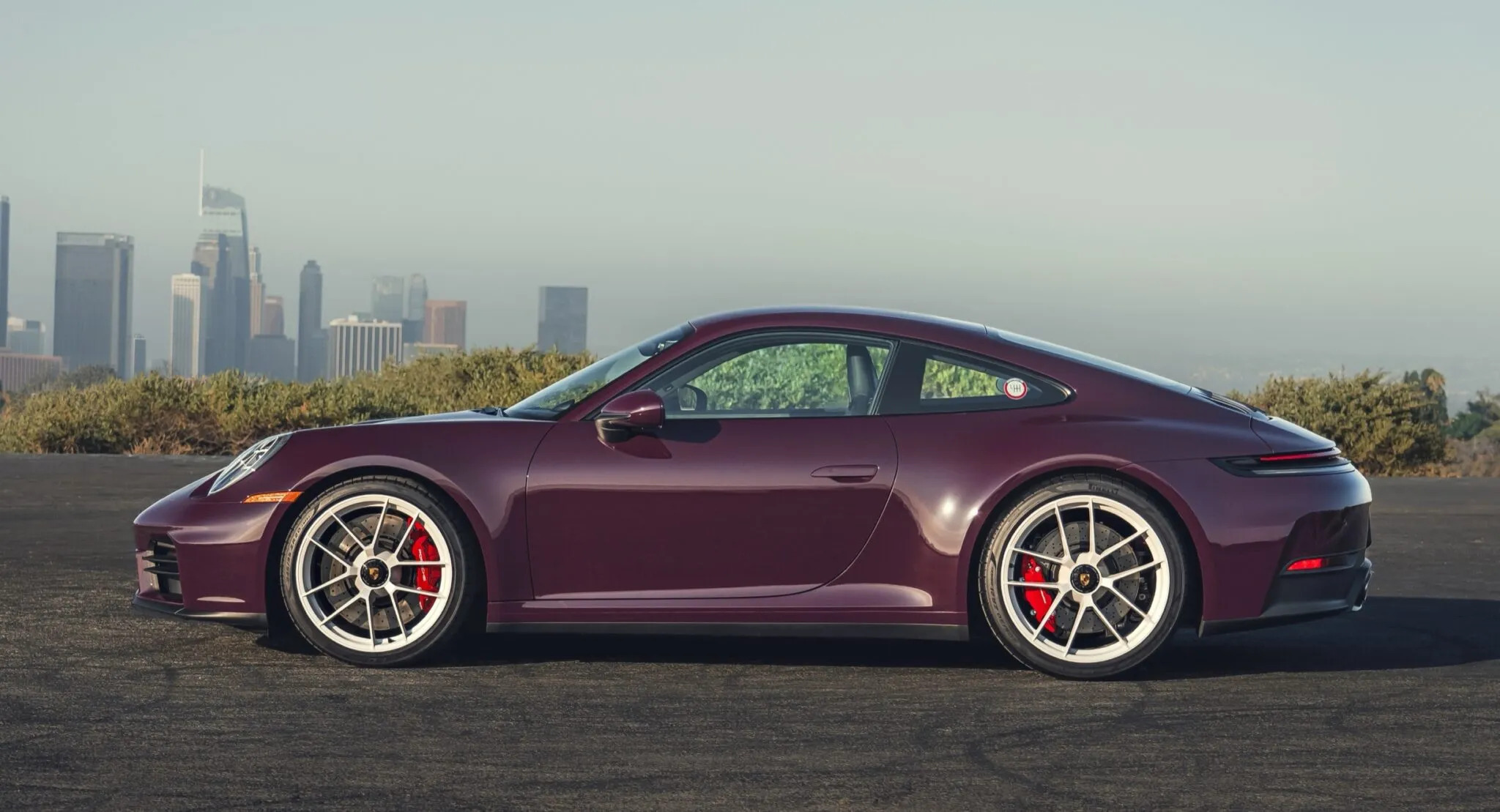 Η Porsche φέρνει πίσω το χειροκίνητο κιβώτιο για την 911 Carrera S