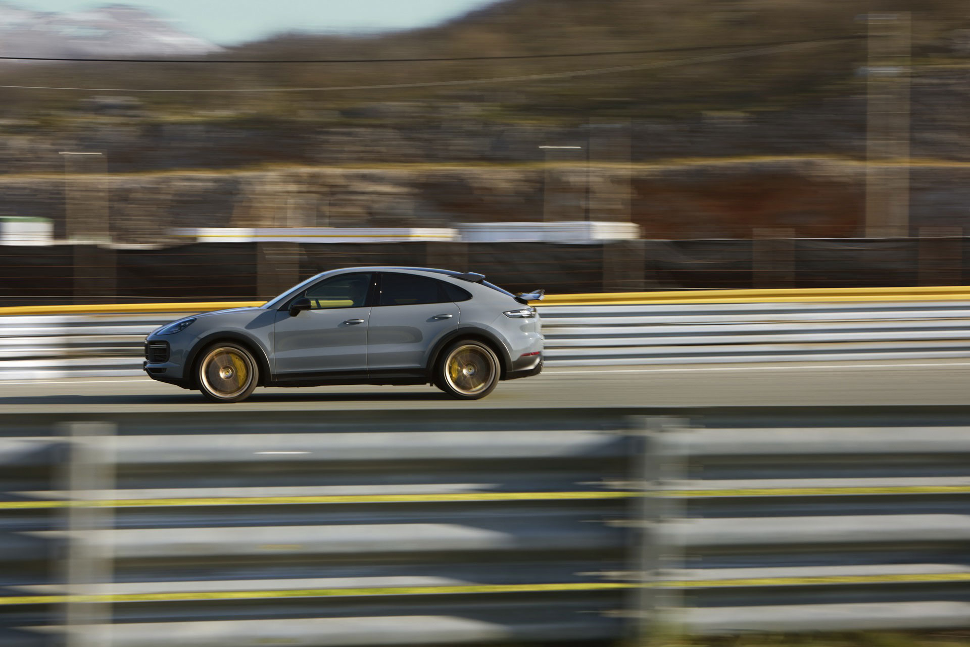 Επίσημο: Porsche Cayenne Turbo GT