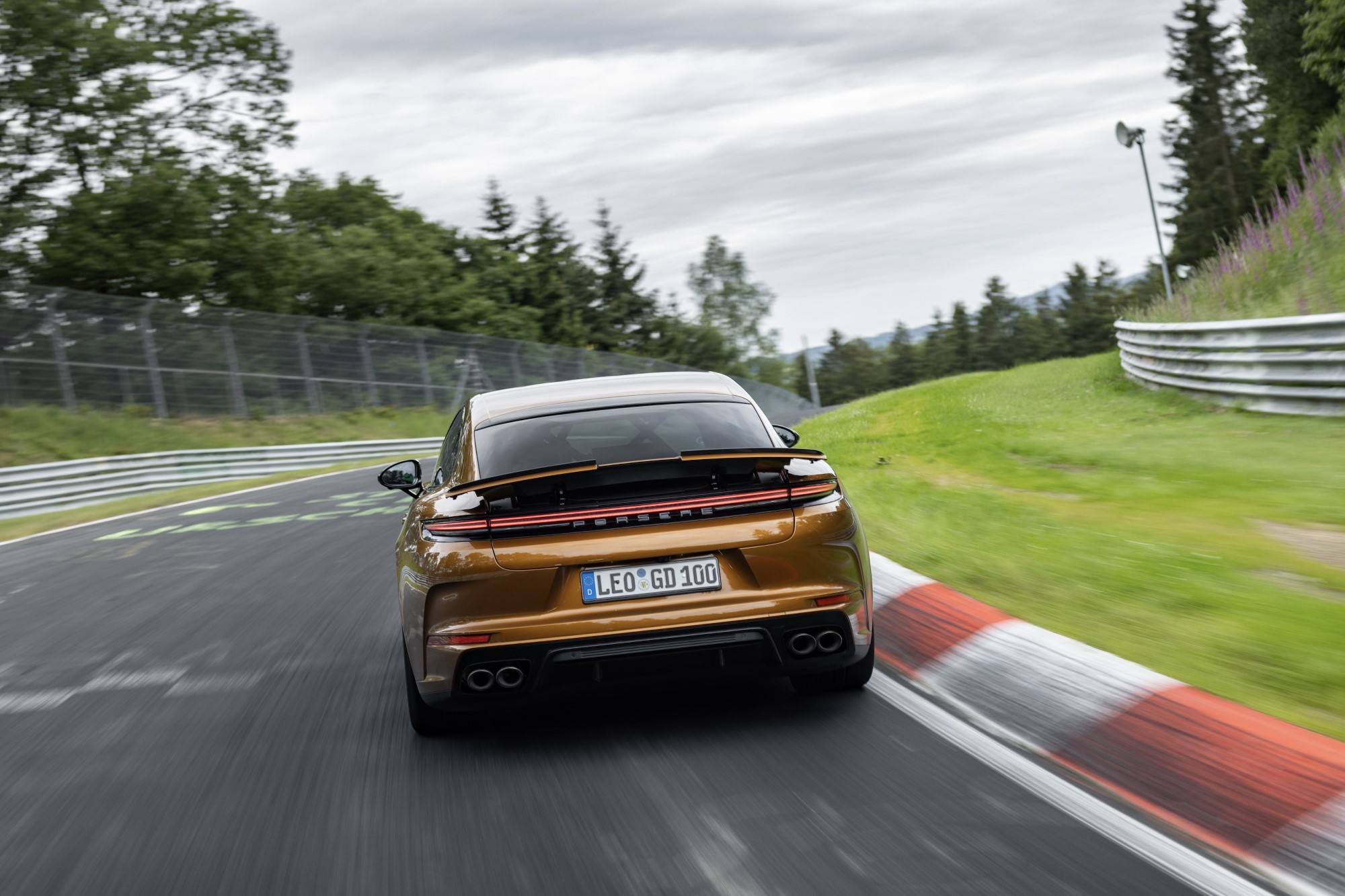 Η νέα Porsche Panamera (ξανα) σπάει τα χρονόμετρα στο Ring…