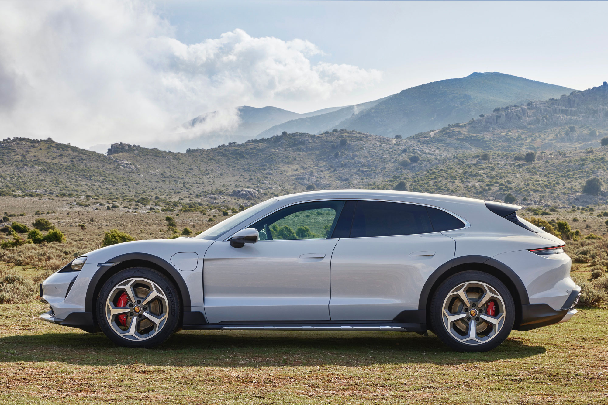 Επίσημο: Porsche Taycan Cross Turismo