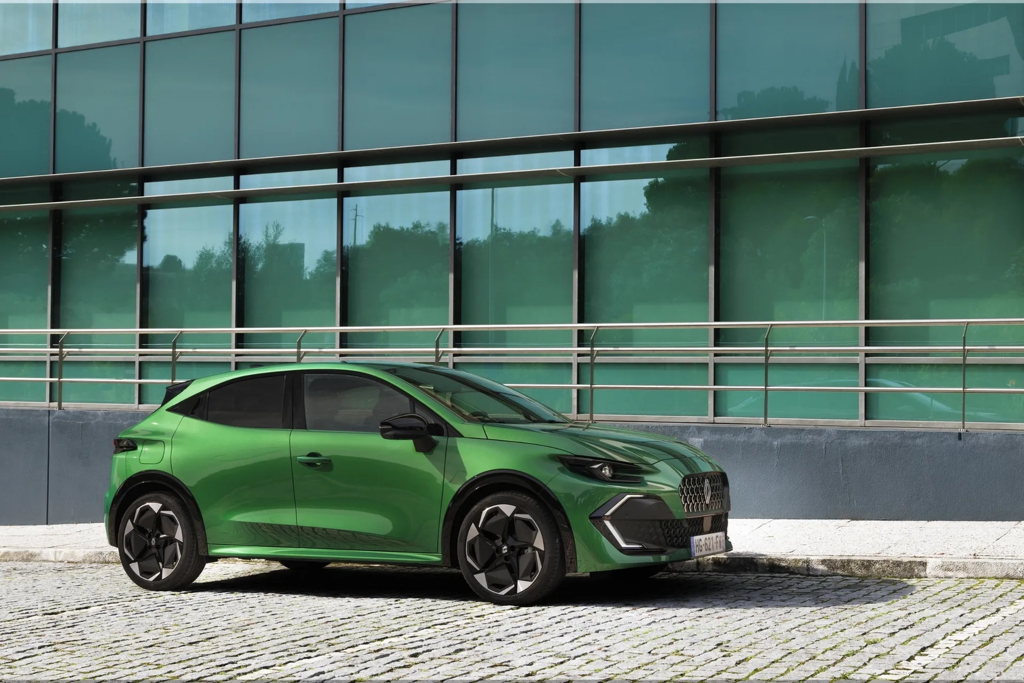 Renault Clio Eco-G 120 EDC: Υγραέριο, αυτόματο κιβώτιο και έως 1.450km αυτονομίας 