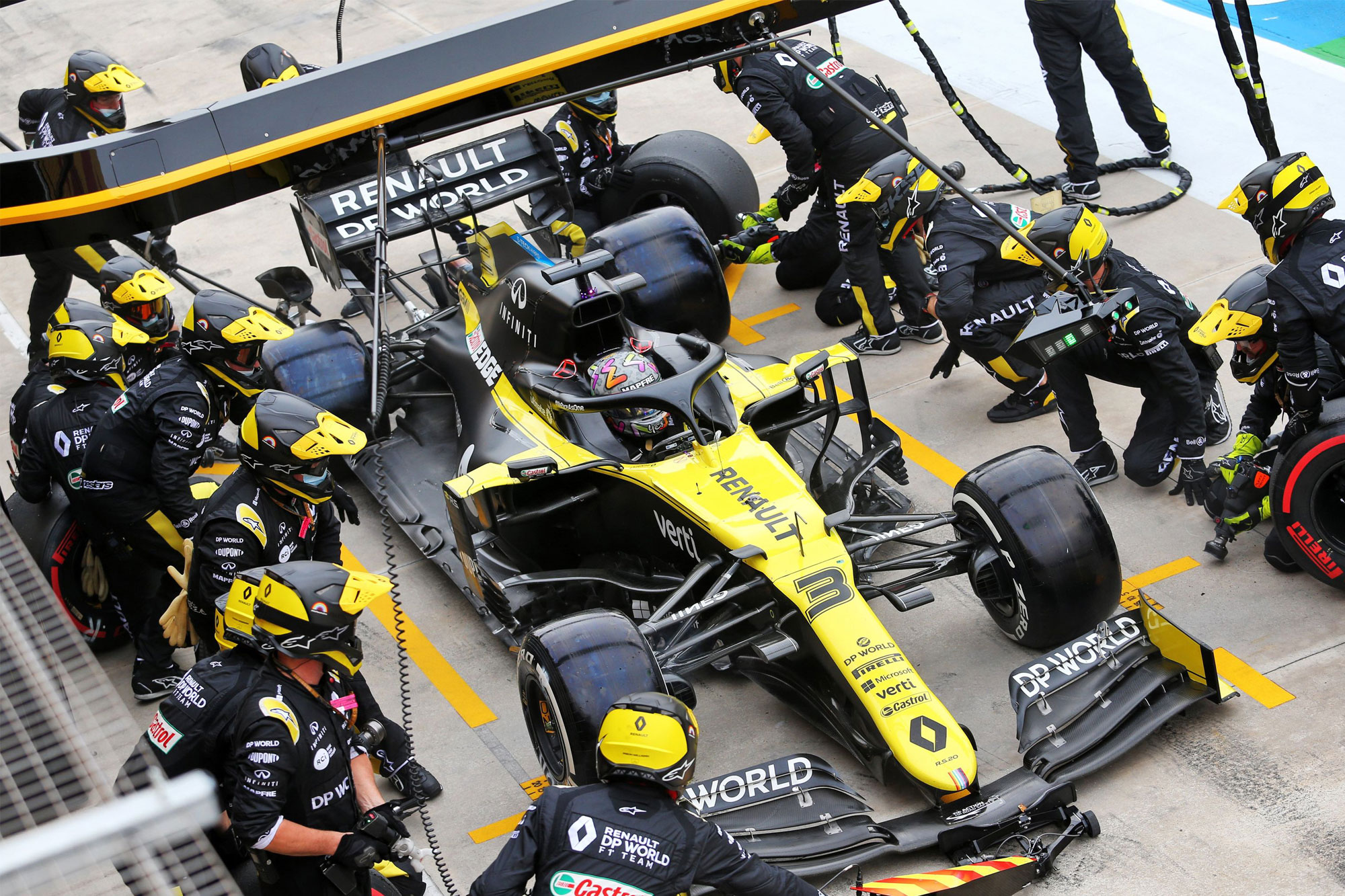 Η Renault World F1 Team,  στο πόντιουμ των νικητών