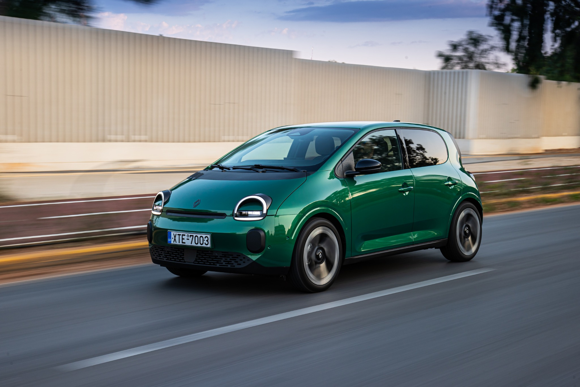 Πρώτη επαφή με το νέο Renault Twingo E-Tech Electric