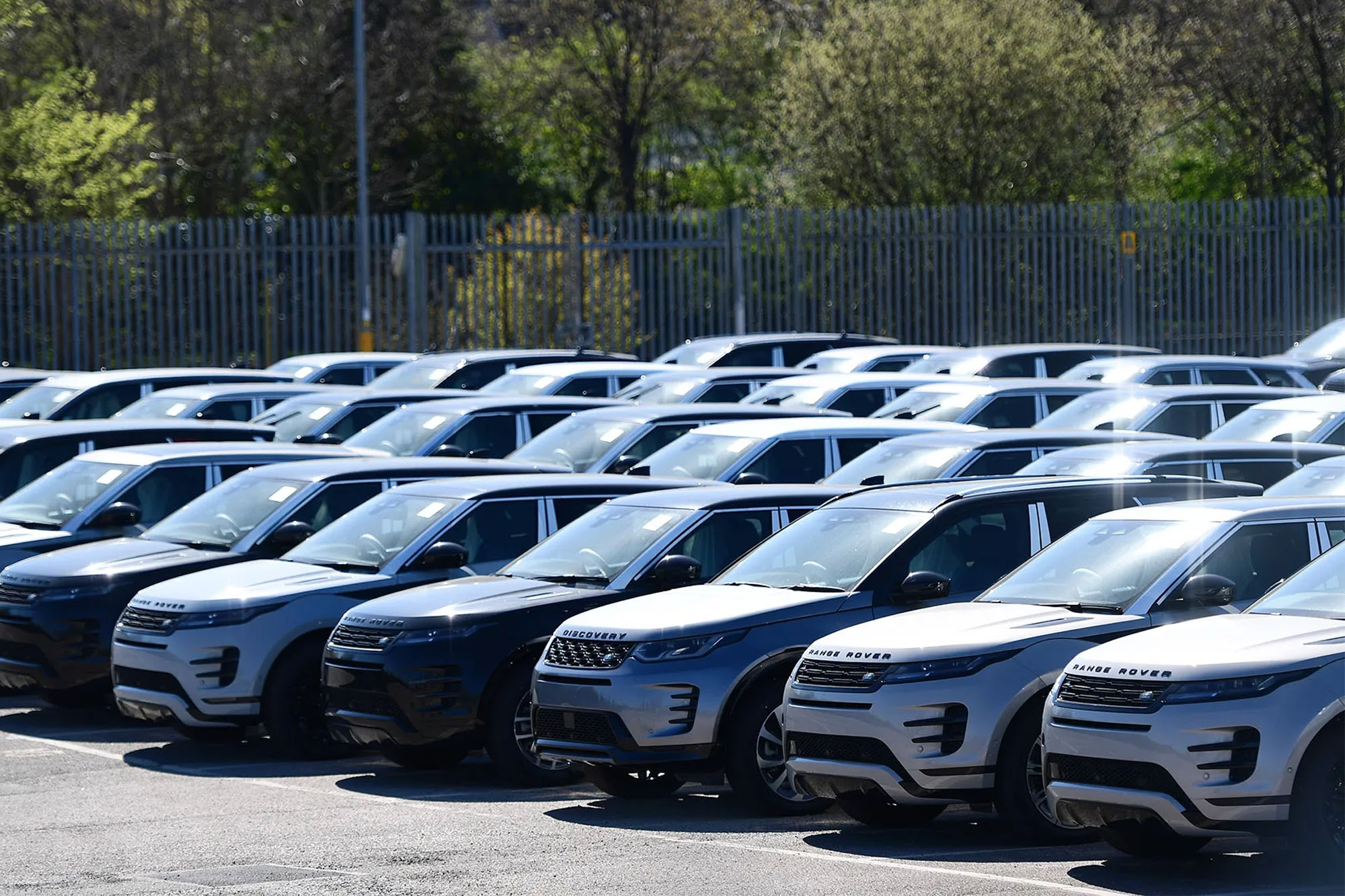 Audi και Jaguar-Land Rover «παγώνουν» την διάθεση των αυτοκινήτων τους στην αμερικάνικη αγορά