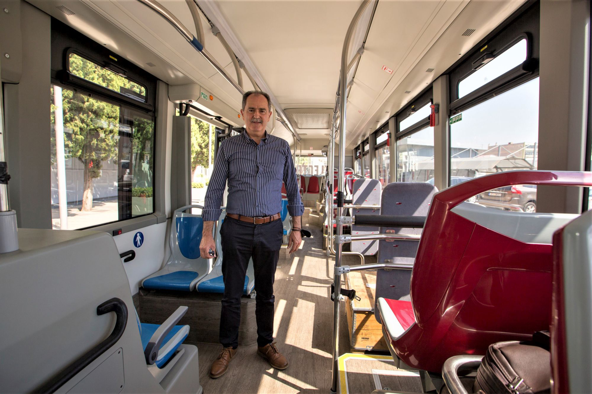 Το ΚΤΕΛ Λάρισας αποκτά το πρώτο του υβριδικό λεωφορείο