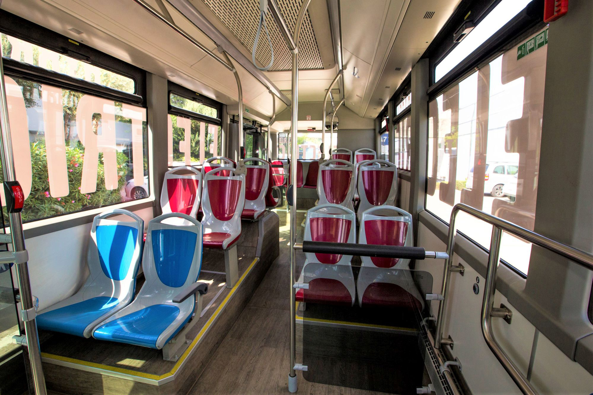 Το ΚΤΕΛ Λάρισας αποκτά το πρώτο του υβριδικό λεωφορείο