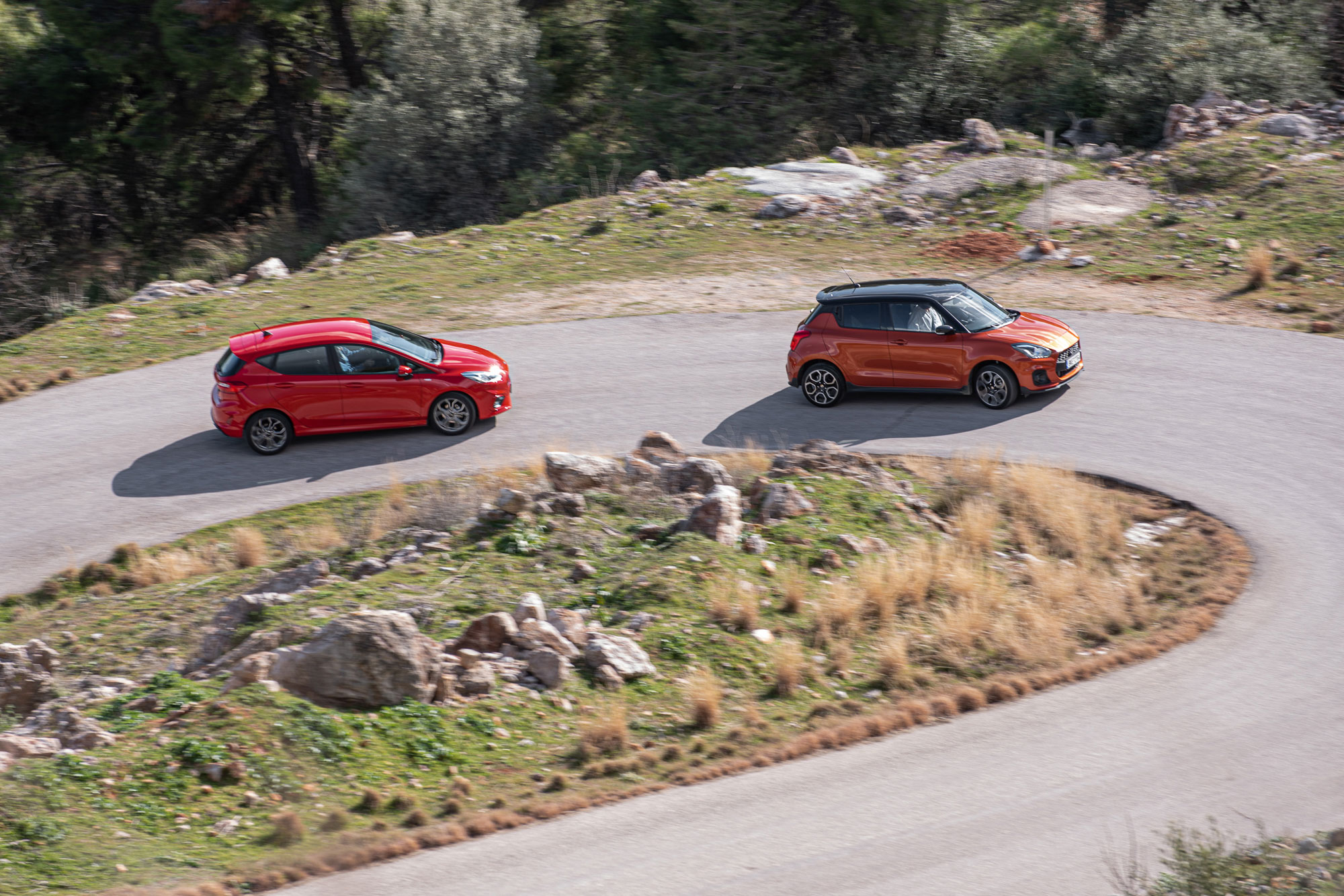 Suzuki Swift Sport Hybrid 129Ps vs Ford Fiesta ST-Line mHEV 155Ps