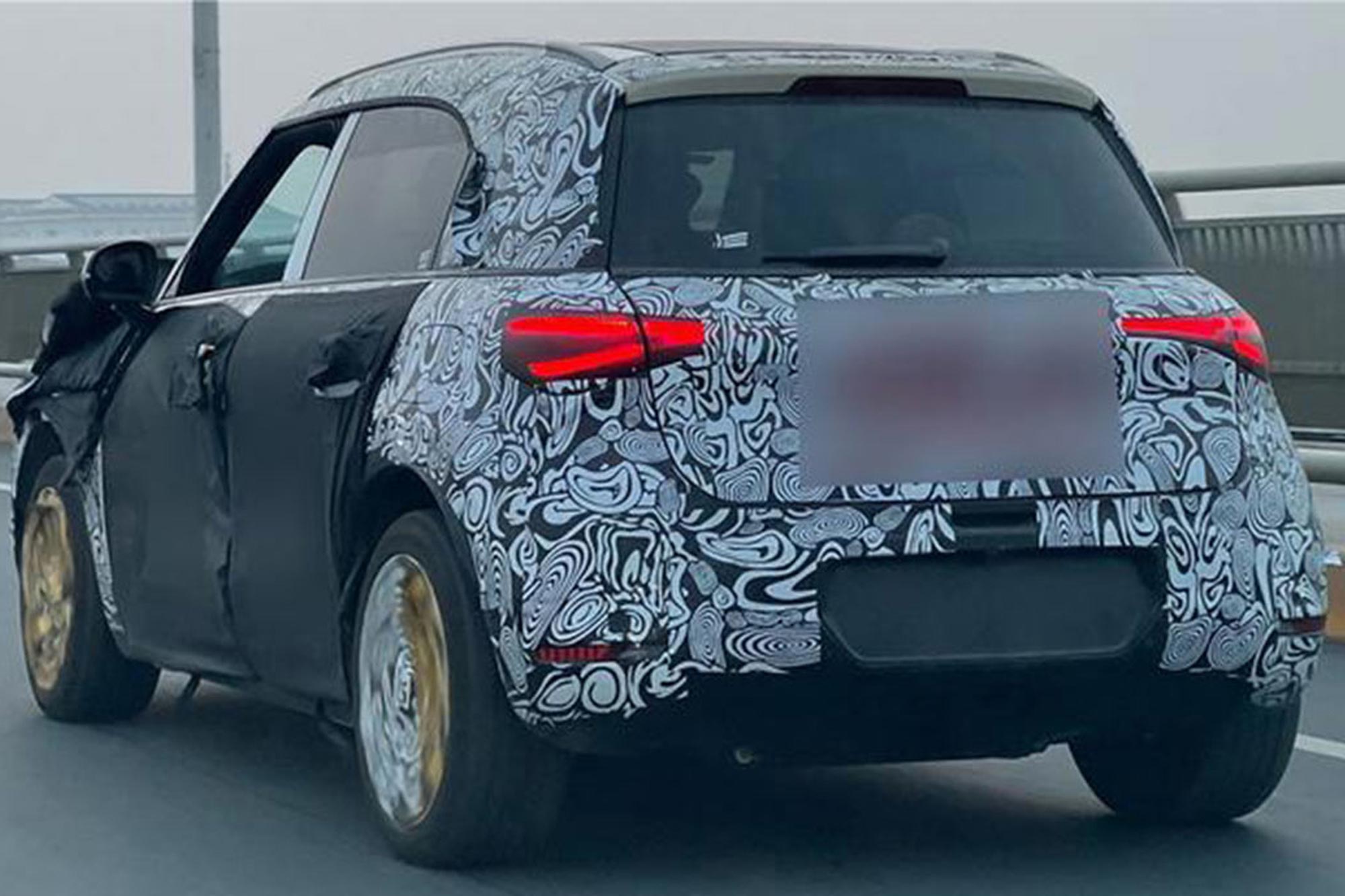 Spyshots: Ηλεκτροκίνητο Smart SUV