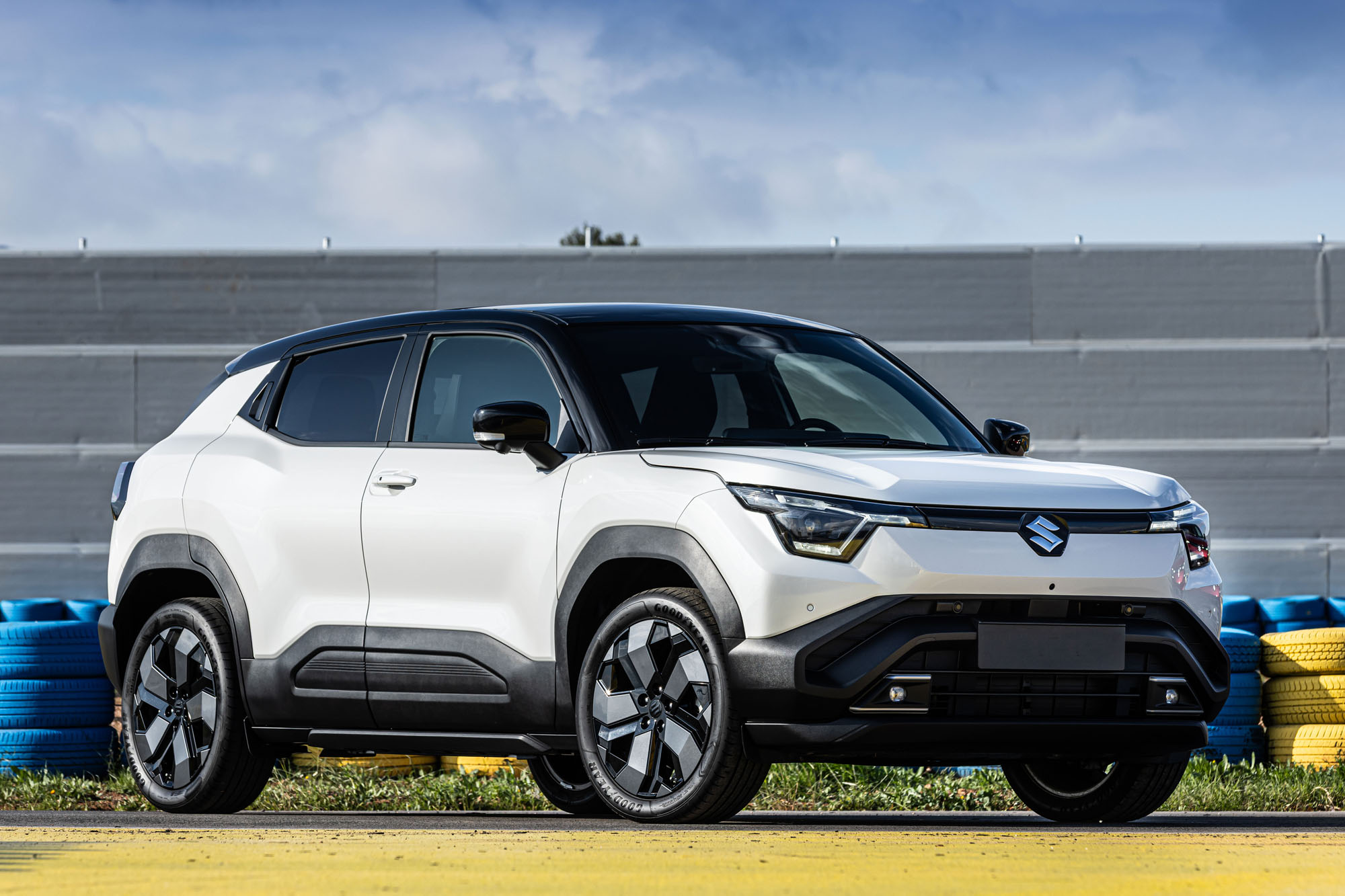 Πρώτη γνωριμία με το e Vitara, το πρώτο ηλεκτρικό μοντέλο της Suzuki