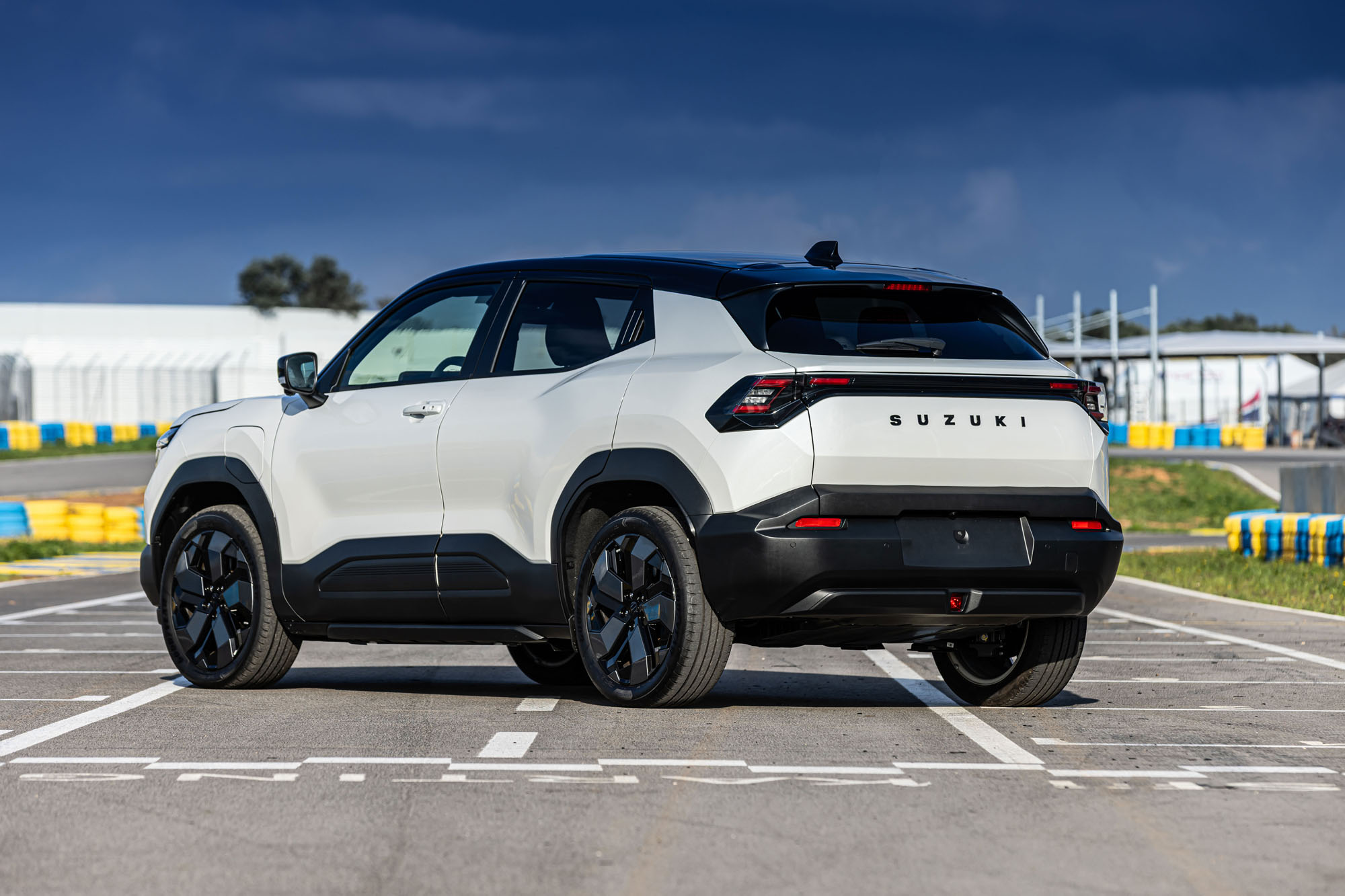 Πρώτη γνωριμία με το e Vitara, το πρώτο ηλεκτρικό μοντέλο της Suzuki