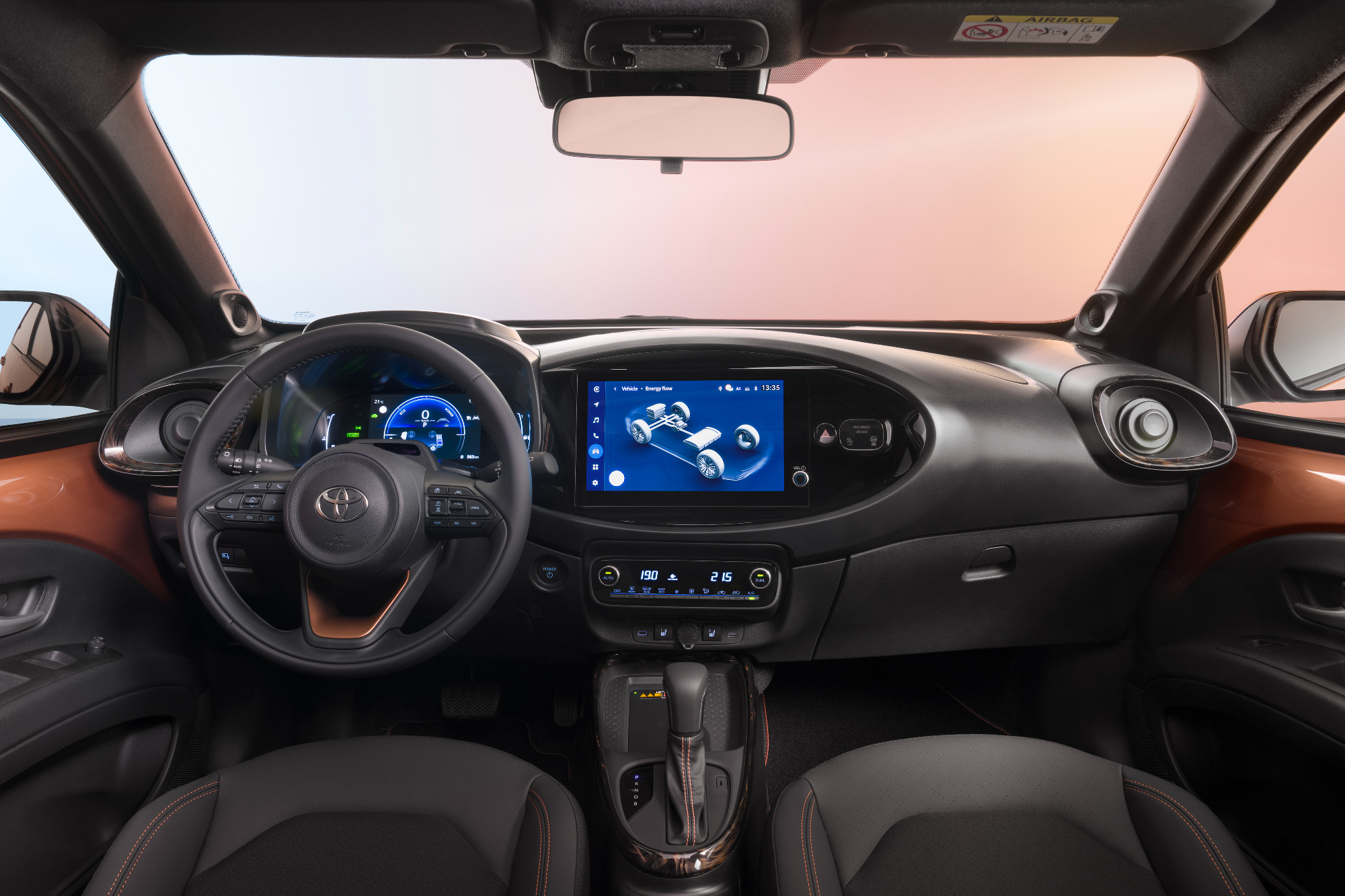 Η Toyota παρουσιάζει το πλήρως υβριδικό Aygo X