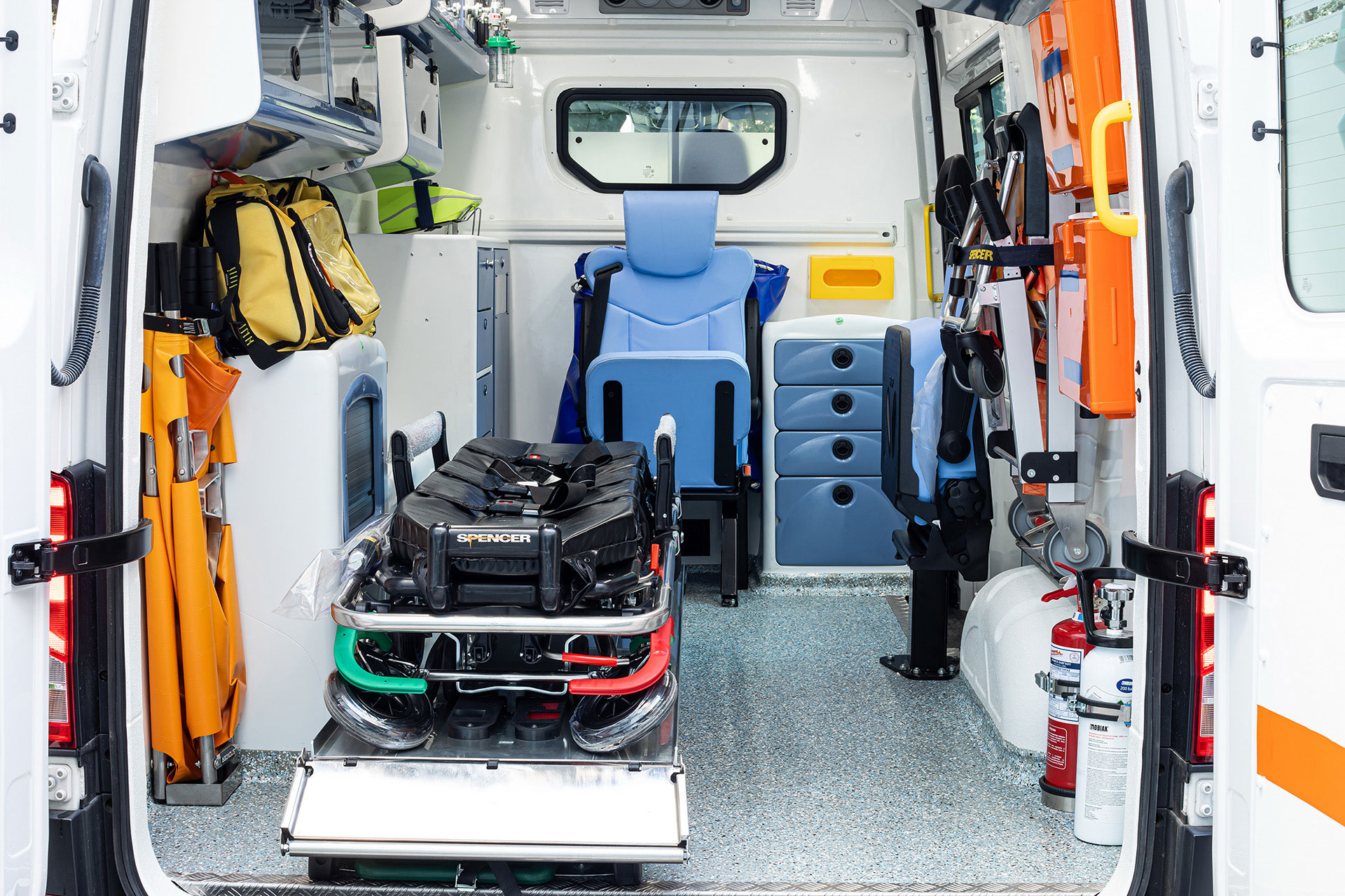 Δωρεά ενός ασθενοφόρου Volkswagen Crafter από την Kosmocar 