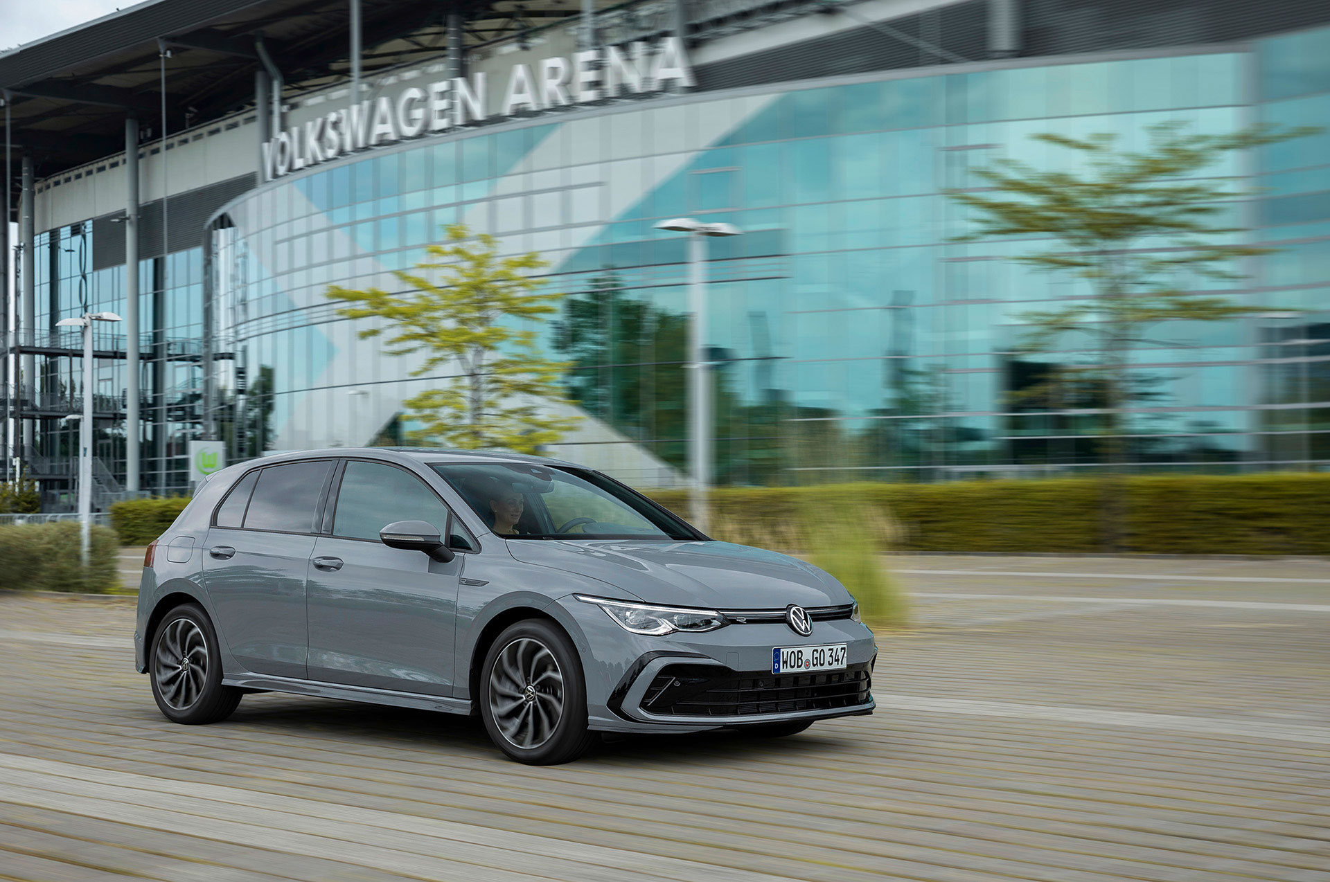 Νέες εκδόσεις Volkswagen Golf: mild-hybrid με 130Ps και R-Line