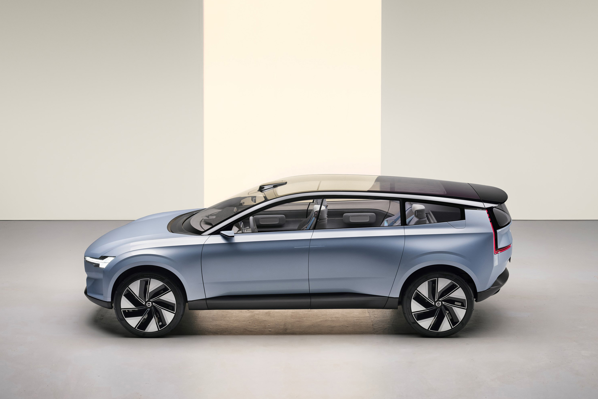 Το Concept Recharge αποτυπώνει την πορεία της Volvo Cars προς τις βιώσιμες μετακινήσεις