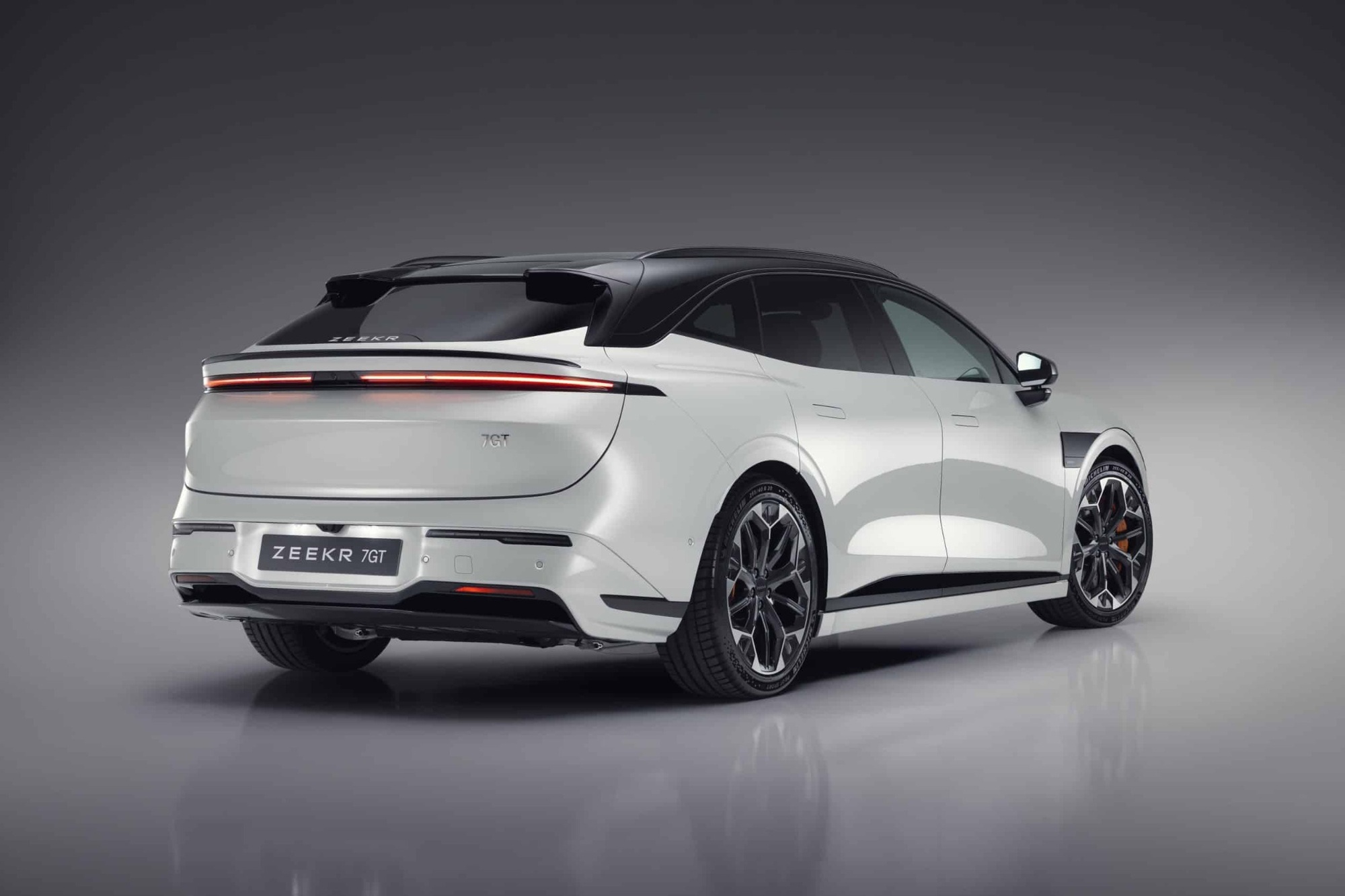 Στην Ελλάδα το νέο Zeekr 7GT — Ηλεκτρικό GT με μεγάλη αυτονομία και επιδόσεις 