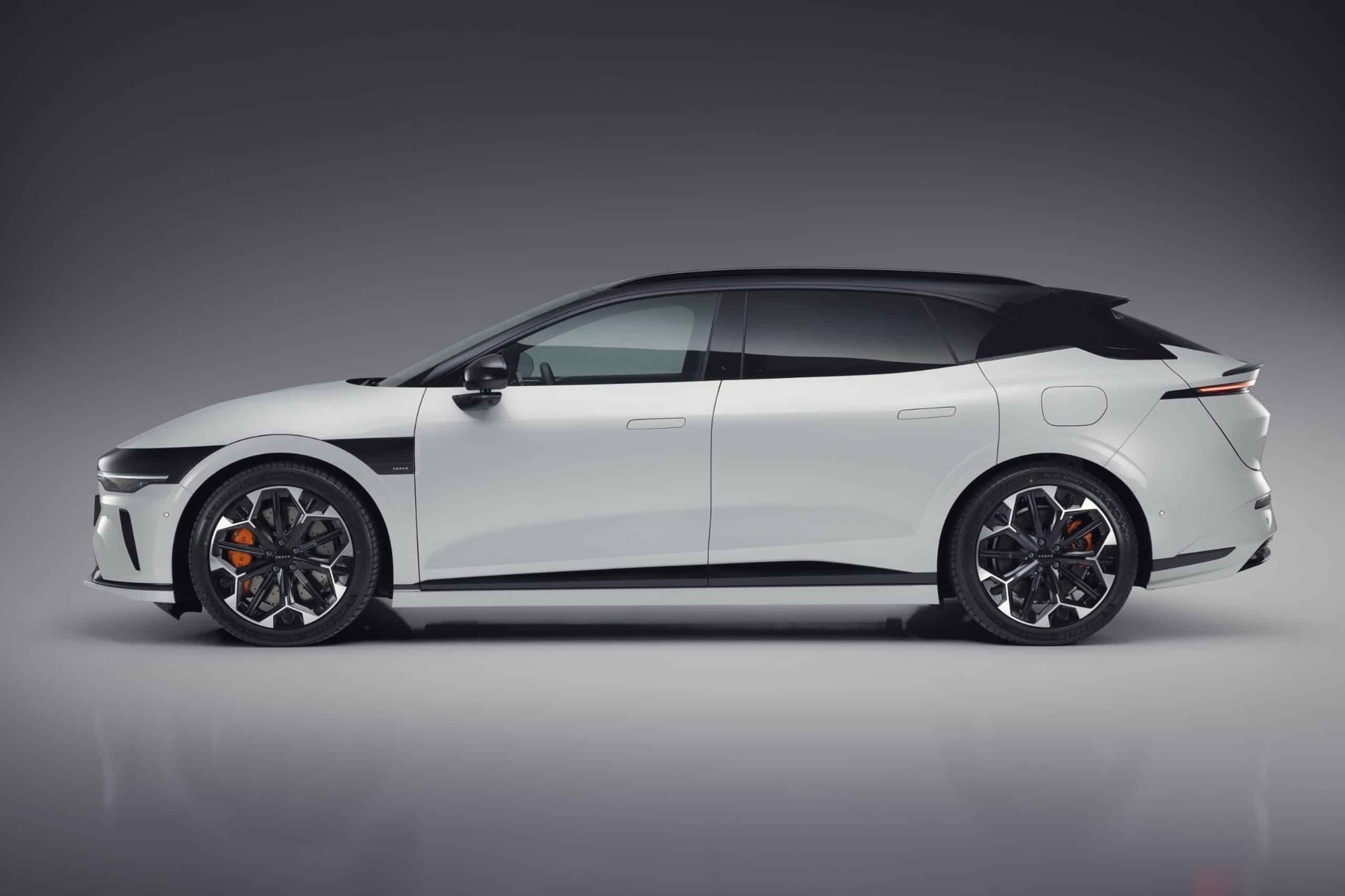 Στην Ελλάδα το νέο Zeekr 7GT — Ηλεκτρικό GT με μεγάλη αυτονομία και επιδόσεις 